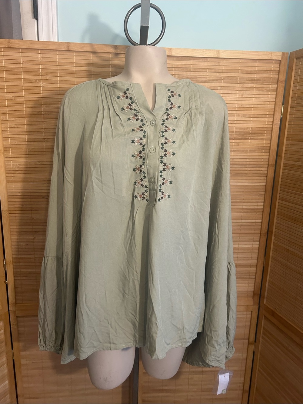 Grace & Karma long-sleeve peasant blouse embroidered flowers 3X light green